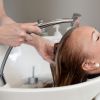 Uma simples massagem no couro cabeludo pode estimular o crescimento do cabelo