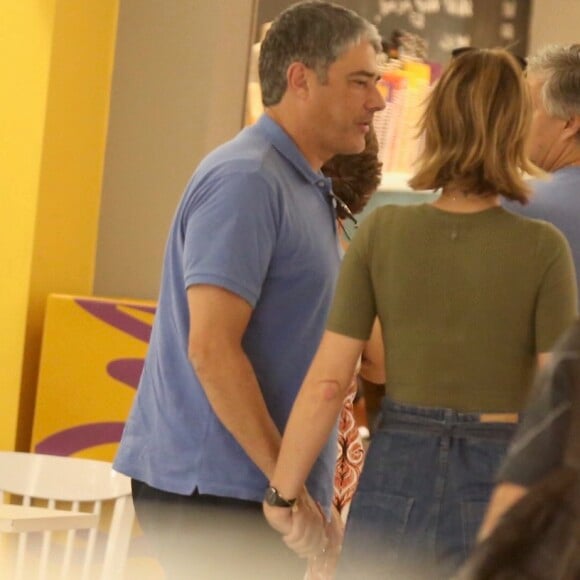 William Bonner e Natasha Dantas almoçam juntos em shopping do Rio de Janeiro, em 31 de março de 2019