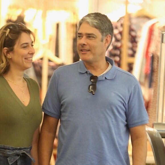 William Bonner e Natasha Dantas almoçam juntos em shopping do Rio de Janeiro, em 31 de março de 2019