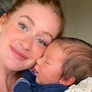 Marina Ruy Barbosa é madrinha do pequeno Eduardo, filho caçula de Luma Costa