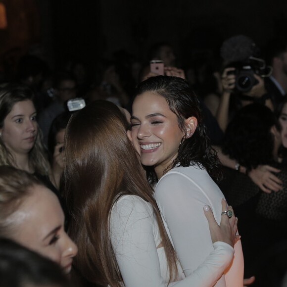Bruna Marquezine negou ser amiga de Marina Ruy Barbosa: 'Tentamos, não deu certo'