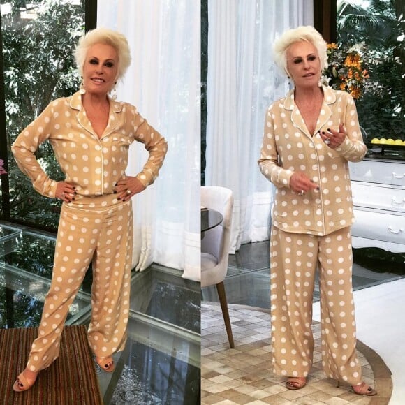 Ana Maria Braga mostra seu estilo ao apresentador seu programa com o pijama mood.