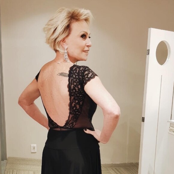 Ana Maria Braga aposta em looks com decotes, fendas e transparência sem o menor problema.