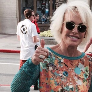 Super moderna, Ana Maria Braga tira foto com o minnions, em Hogwarts e outras coisas da moda