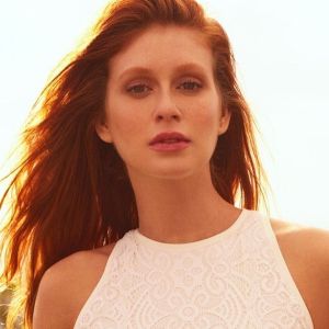 Marina Ruy Barbosa compartilhou um boomerang, nesta terça-feira, dia 02 de abril de 2019, sem maquiagem após dia cansativo no trabalho