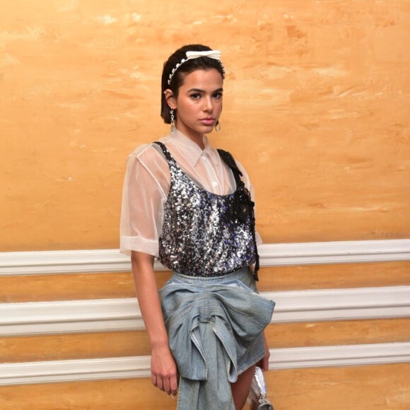 Bruna Marquezine afirmou que não conseguiria administrar dois perfis em evento nesta quarta-feira, dia 03 de abril de 2019