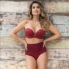 Flávia Alessandra posa de lingerie vermelha para a campanha da marca Nayane Rodrigues