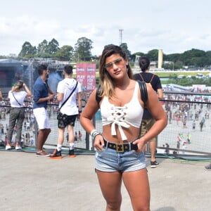 Giulia Costa ficou na área VIP do Lollapalooza