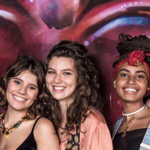 Um grupo de jovens presencia um crime na van em Duque de Caxias na novela 'Malhação - Toda Forma de Amar'