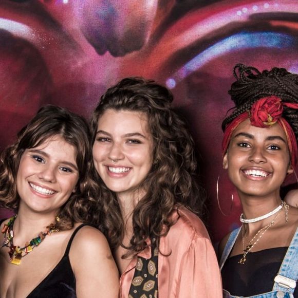 Um grupo de jovens presencia um crime na van em Duque de Caxias na novela 'Malhação - Toda Forma de Amar'