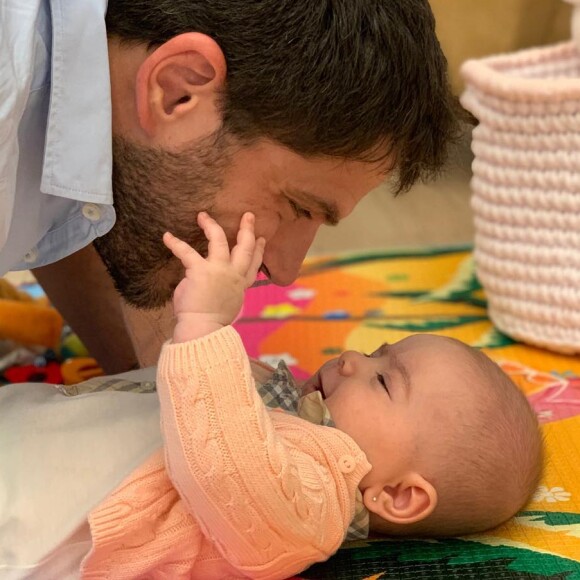 Aos 4 meses, Zoe rouba a cena sempre que aparece nas redes sociais