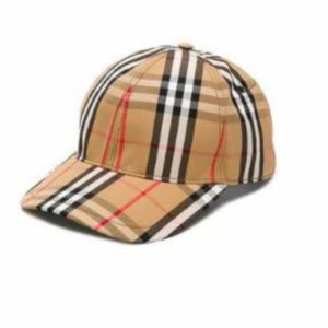 Looks da grife Burberry com a mesma estampa xadrez usada por Bruna Marquezine