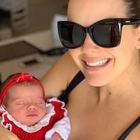 Thaeme divide na web cuidado com a filha, Liz: 'Não deixo dormir de tiara'