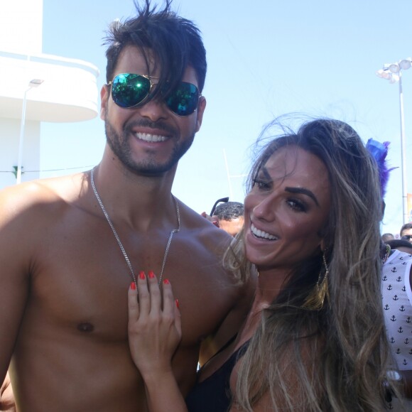 Marcelo Bimbi e Nicole Bahls se casaram em dezembro de 2018