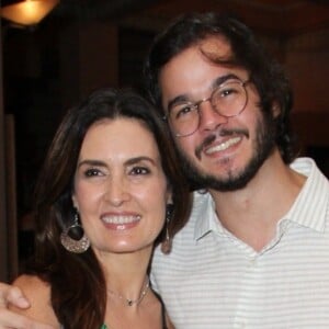 Fátima Bernardes e Túlio Gadêlha prestigiam peça 'Icaro and The Black Stars', protagonizada por Ícaro Silva, em teatro no Rio de Janeiro, na noite desta sexta-feira, 03 de maio de 2019