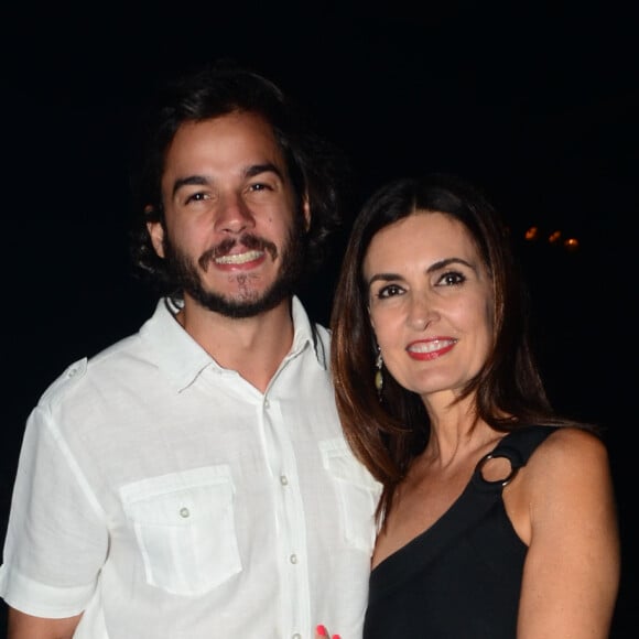 Namorada de Túlio Gadêlha, Fátima Bernardes foi 'provocada' por Lair Rennó por conta do anel que vem usando na mão direita: 'É anel, é aliança ou eu não tenho nada a ver com isso?'