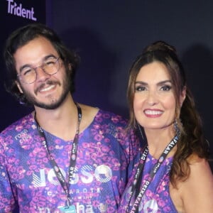 Fátima Bernardes e Túlio Gadêlha namoram há um ano e meio e possuem um a senha do celular do outro