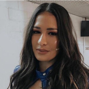 Simone confessa sonho após emagrecer: 'Colocar um fio-dental babado'