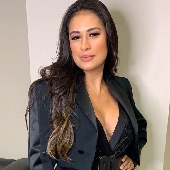 Simone exibe corpo mais magro na web após dieta e exercícios físicos