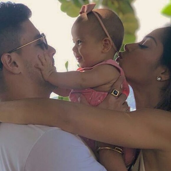 Arthur Aguiar contou como dribla saudade da família nesta quinta-feira, 9 de maio de 2019