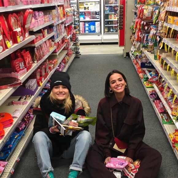 Bruna Marquezine irá ficar mais próxima da amiga, Sasha Meneghel, nos Estados Unidos