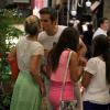 Flávia Alessandra adora passear com a família, o marido, Otaviano Costa, e a filha mais velha, Giulia, por shopping