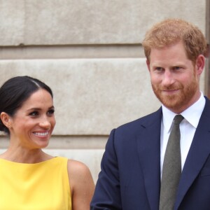 Meghan Markle e Príncipe Harry também optaram por não aceitar um título de realeza para filho, Archie