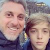 Luciano Huck postou stories ao lado de Joaquim, de 14 anos