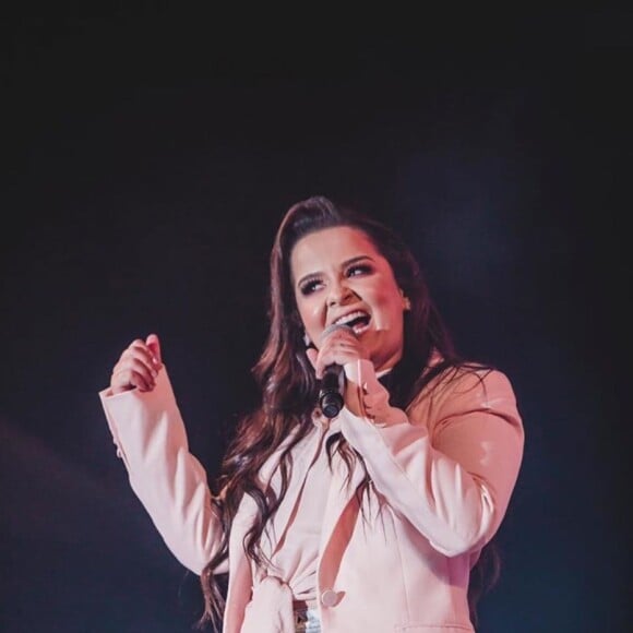 Maiara e Fernando Zor trocaram beijo no fim do show. 'Virou moda', disse cantora