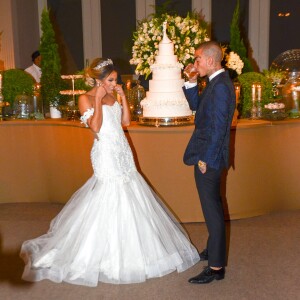 Mc Guime também fez uma homenagem para celebrar 1 ano de casament com Lexa