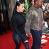Kim Kardashian é uma das responsáveis pelo retorno da calça polêmica