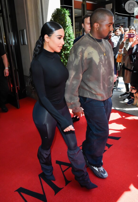 Kim Kardashian é uma das responsáveis pelo retorno da calça polêmica