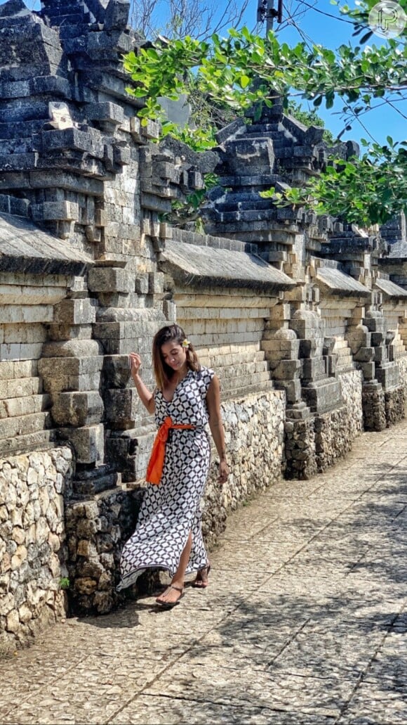 Anitta visita pontos turíscos com Pedro Scooby durante viagem por Bali, na Indonésia