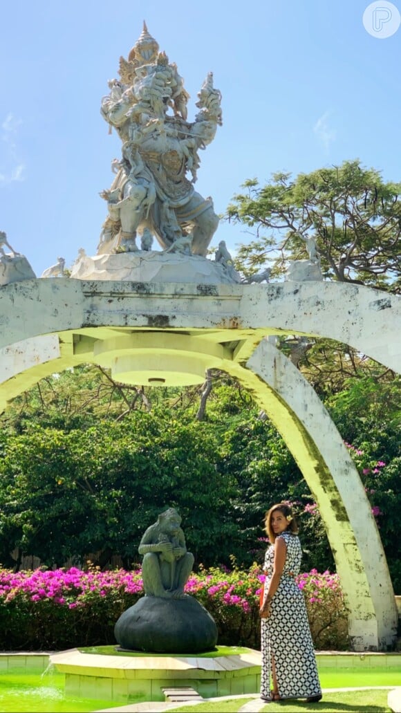 Anitta e Pedro Scooby estão curtindo viagem de férias por Bali, na Indonésia