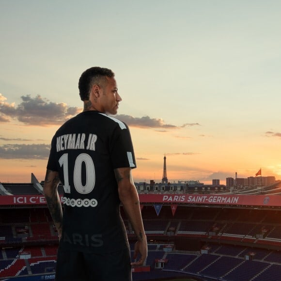 Neymar é jogador do Paris Saint-Germain