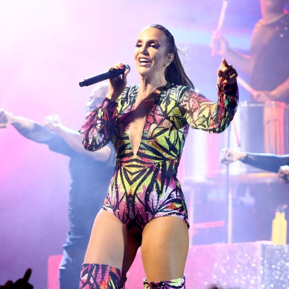 Ivete Sangalo voltou a convidar fã ao palco durante show: 'Para quem acha que a Ivete se sentiu desrespeitada, esse momento foi quando ela me chamou de volta'