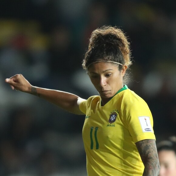 Cristiane marcou os três gols do Brasil, superou recorde de Cristiano Ronaldo em Copas e é a terceira brasileira a ter tal marca em uma única partida