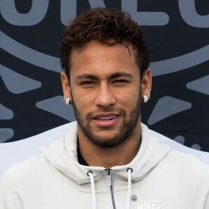 Modelo que acusa Neymar de estupro diz que se arrepende de contato com jogador, em 9 de junho de 2019