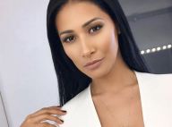 Pulseiras de brilhantes e macacão glamouroso: o look de Simaria em show