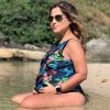 Camilla Camargo exibe barriga de grávida em foto na praia publicada nesta segunda-feira, dia 10 de junho de 2019
