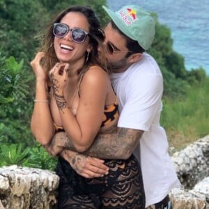 Anitta e Pedro Scooby são 'flagrados' juntos em bastidor por Paulo Gustavo filmado pelo humorista nesta segunda-feira, dia 10 de juno de 2019