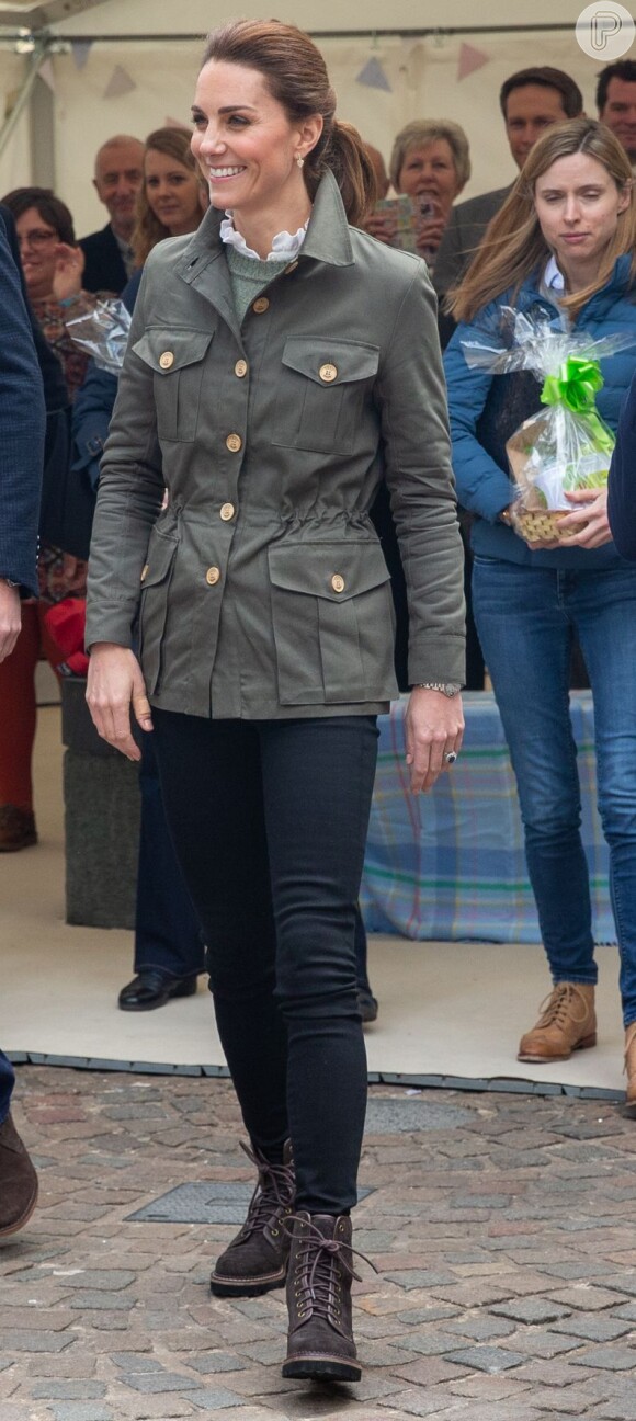 Kate Middleton combina jaquela com calça skinny jeans em Cumbria, no Reino Unido, nesta terça-feira, dia 11 de junho de 2019
