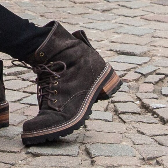 Kate Middleton usa bota coturno texturizado em evento em Cumbria, no Reino Unido, nesta terça-feira, dia 11 de junho de 2019