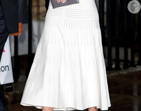 Vestido de Kate Middleton tem saia mais larga que contrasta com shape sequinho do modelo nesta quarta-feira, dia 12 de junho de 2019