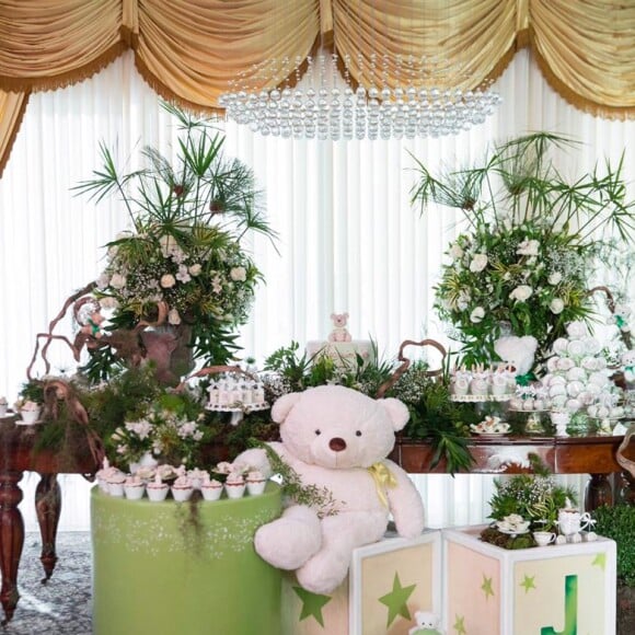 Decoração do chá de bebê de Joaquim contou com tons de verde