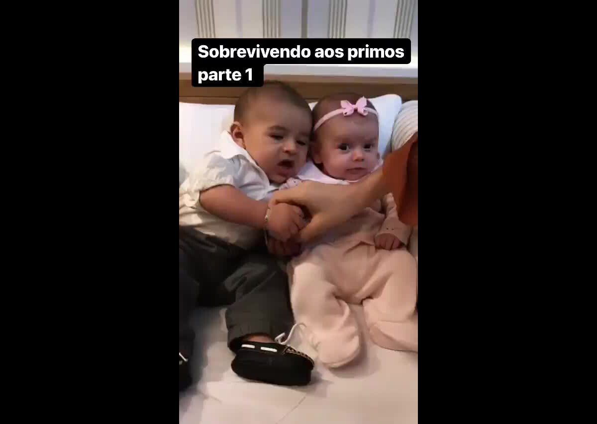 Vídeo Thaeme Filma Filha Liz Sendo Abraçada Pelo Primo Purepeople 6255