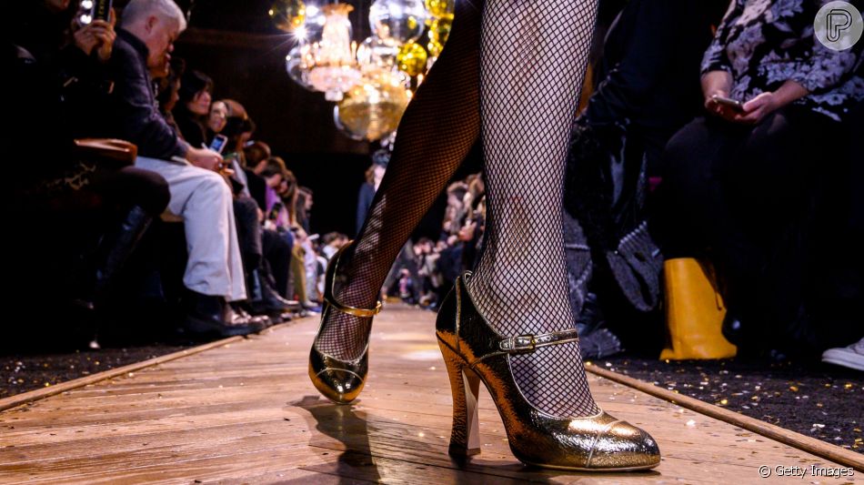 Os sapatos em alta no inverno 2019: modelo mary jane na passarela de Michael Kors
