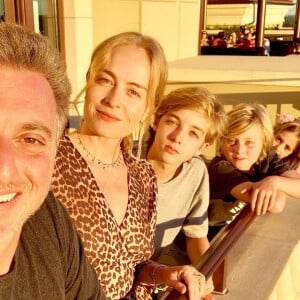 A semelhança de Luciano Huck com os filhos surpreendeu fãs da família em foto recente