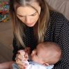 Thaeme relatou sofrimento ao ver a filha, Liz, de 2 meses, tomando vacinas: 'Dó de ver o baby levando as agulhadas!'