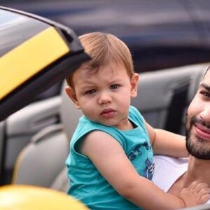 Gusttavo Lima mostrou o filho Gabriel, de 1 ano, pedindo para andar de carro nesta terça-feira, 25 de junho de 2019